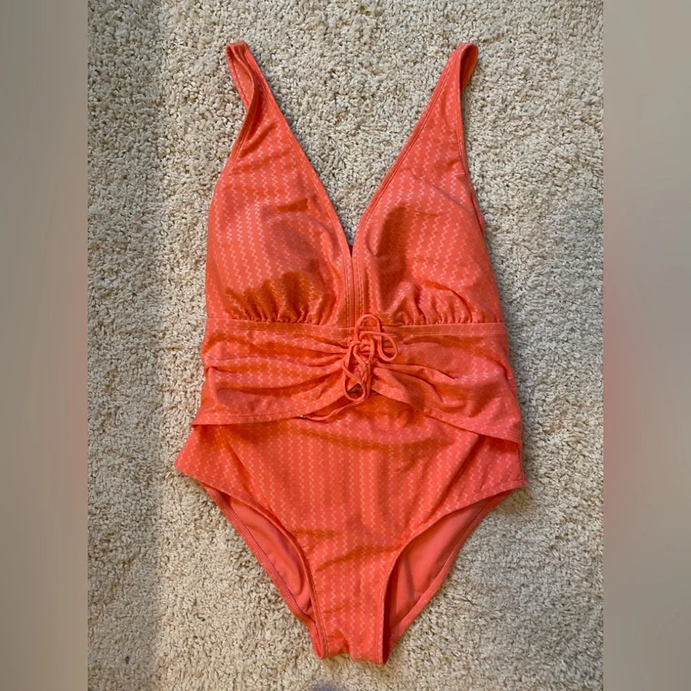 SwimSuit - Picture 1 of 8